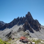 Alle 3 cime di Lavaredo-Rifugio Locatelli • <a style="font-size:0.8em;" href="http://www.flickr.com/photos/92853686@N04/29412983945/" target="_blank">View on Flickr</a>